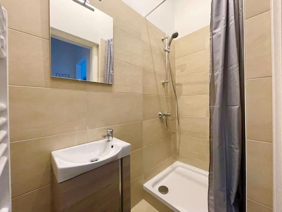 15 Min To Center - Free Parking - Sunny & Quiet Apartment Wien Ngoại thất bức ảnh