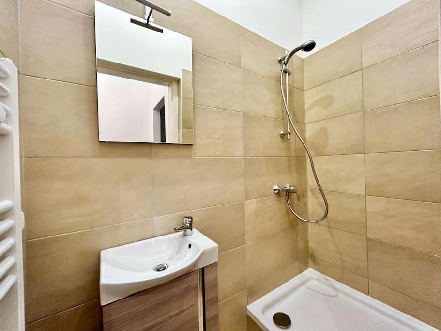 15 Min To Center - Free Parking - Sunny & Quiet Apartment Wien Ngoại thất bức ảnh
